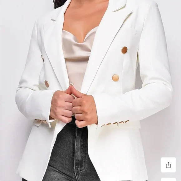 Chic White Blazer with Gold Accents - Picture 4 of 4